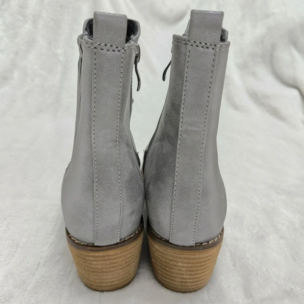 Boutique‎ by Corky's Wayland Ankle Boots Women's Sz 7 Metallic Gray Gold Festive